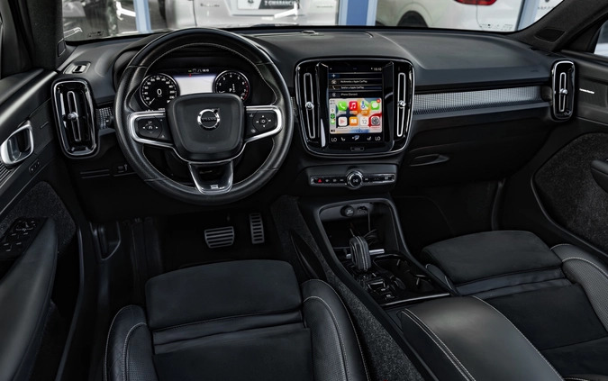 Volvo XC 40 cena 119900 przebieg: 147615, rok produkcji 2019 z Golub-Dobrzyń małe 781